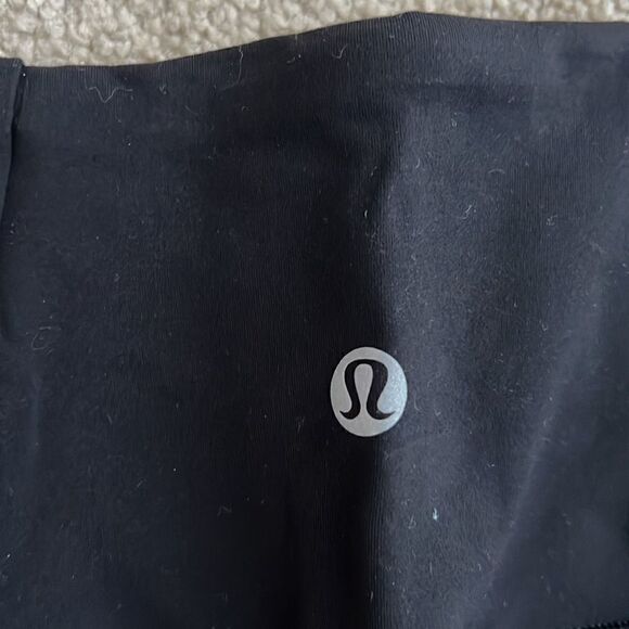 Lululemon size 2 legging features mesh - Picture 4 of 5
